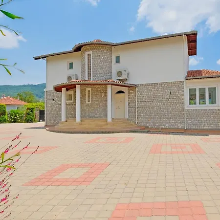 Estelle Вилла *