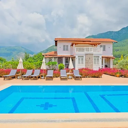 Estelle Villa *